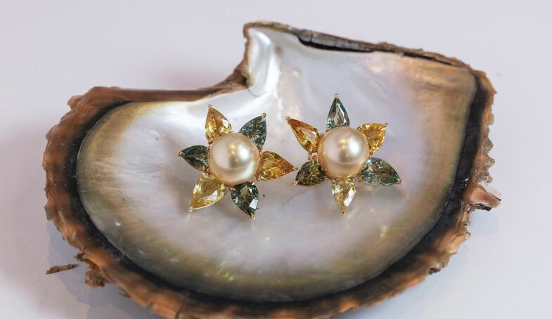 S2x1 assael golden pearl earrings banner