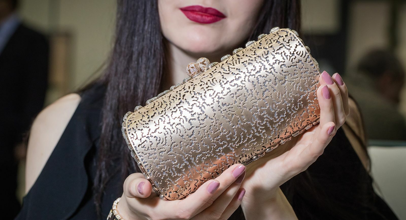 Tabbah clutch bag