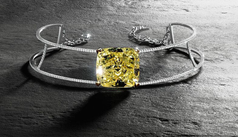 S2x1 messika victoria yellow diamond 60ct.