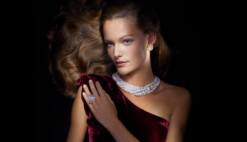 S2x1 lifestyle pr van cleef  arpels photography anuschka blommers  niels schumm art direction gaspard yurkievich  guido voss 5 2123264 banner