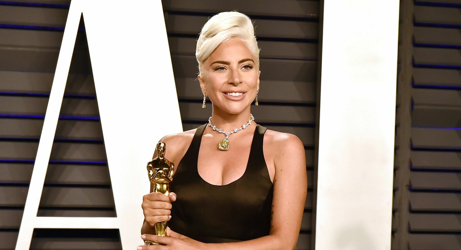 Lady Gaga at the 2019 Oscars wearing The Tiffany Yellow Diamond weighing 128.54 carats