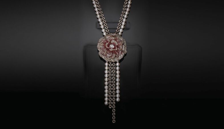 S2x1 collier may rose