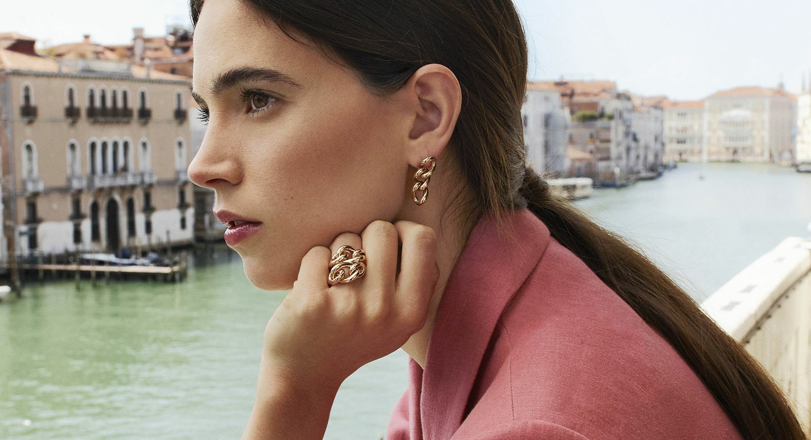 DIOR Rose des Vents earring in rose gold and diamonds