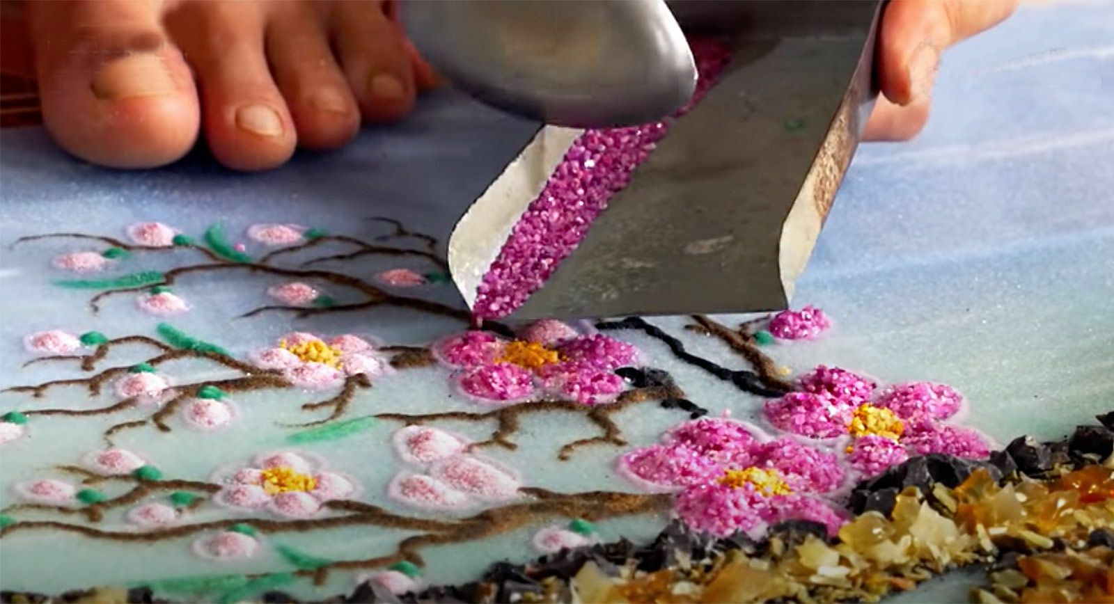 The art of gem painting in Luc Yen, Vietnam