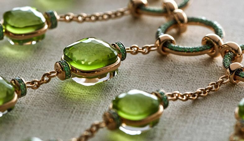 S2x1 la gioia di pomellato collier cascade nudo with peridots 1