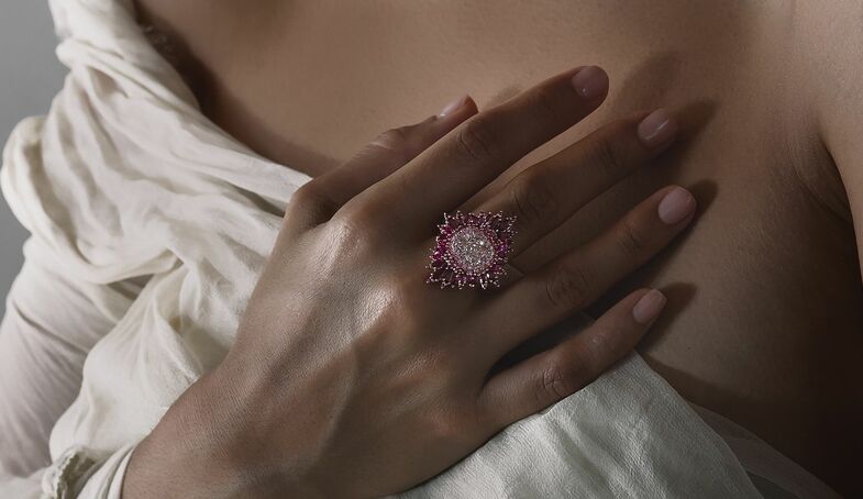 S2x1 maggi simpkins in bloom ring model banner