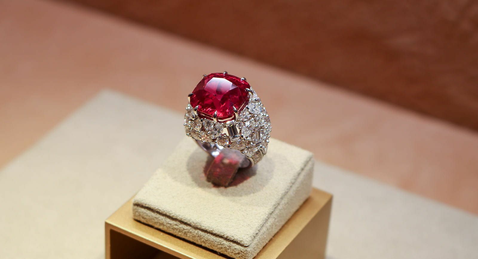 Maison-avani-spinel-ring 