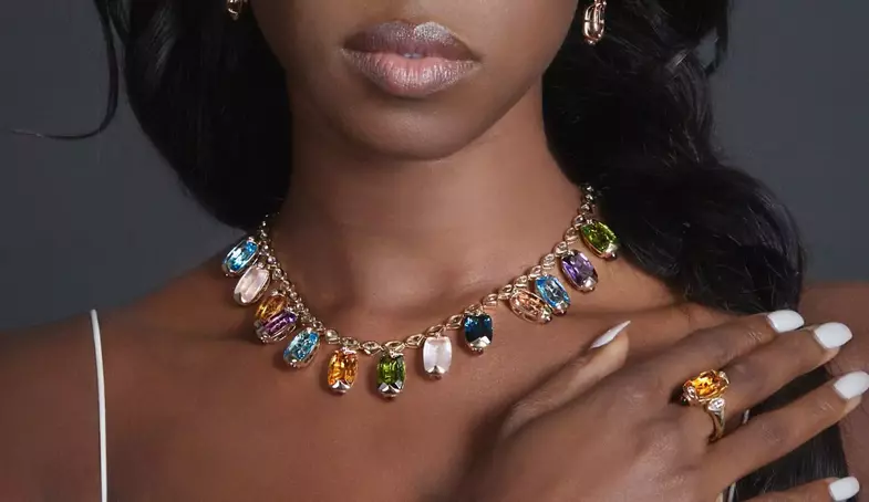 S2x1 sunita nahata banner necklace.jpg