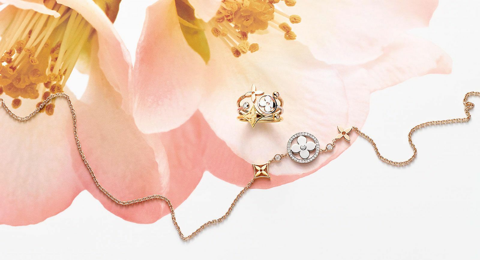 Цветок Monogram раскрывает свои лепестки в новой коллекции Louis Vuitton ‘Blossom’