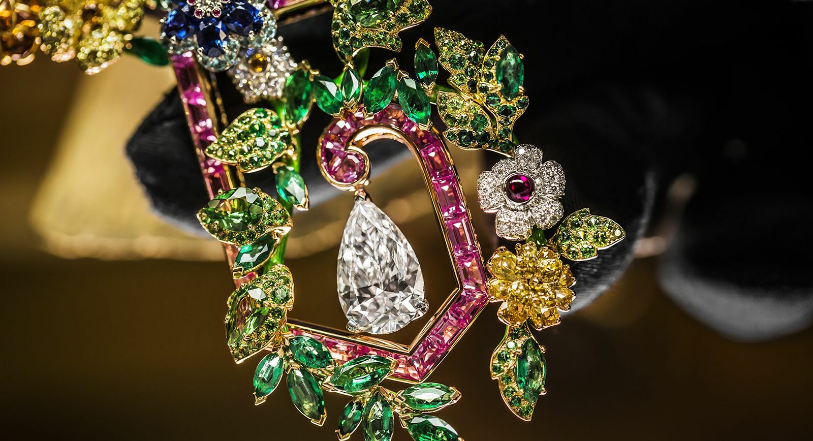 A return to Versailles with new high jewellery collection Dior à  Versailles, côté Jardins