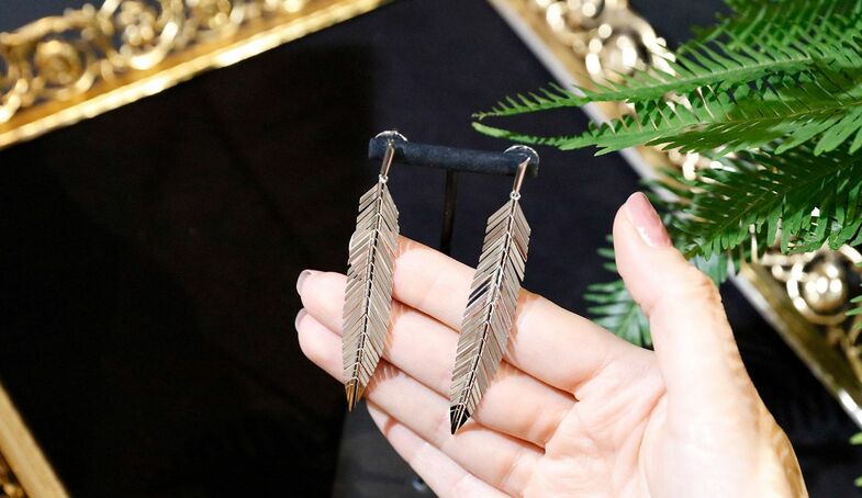 S2x1 cadar feather earrings banner