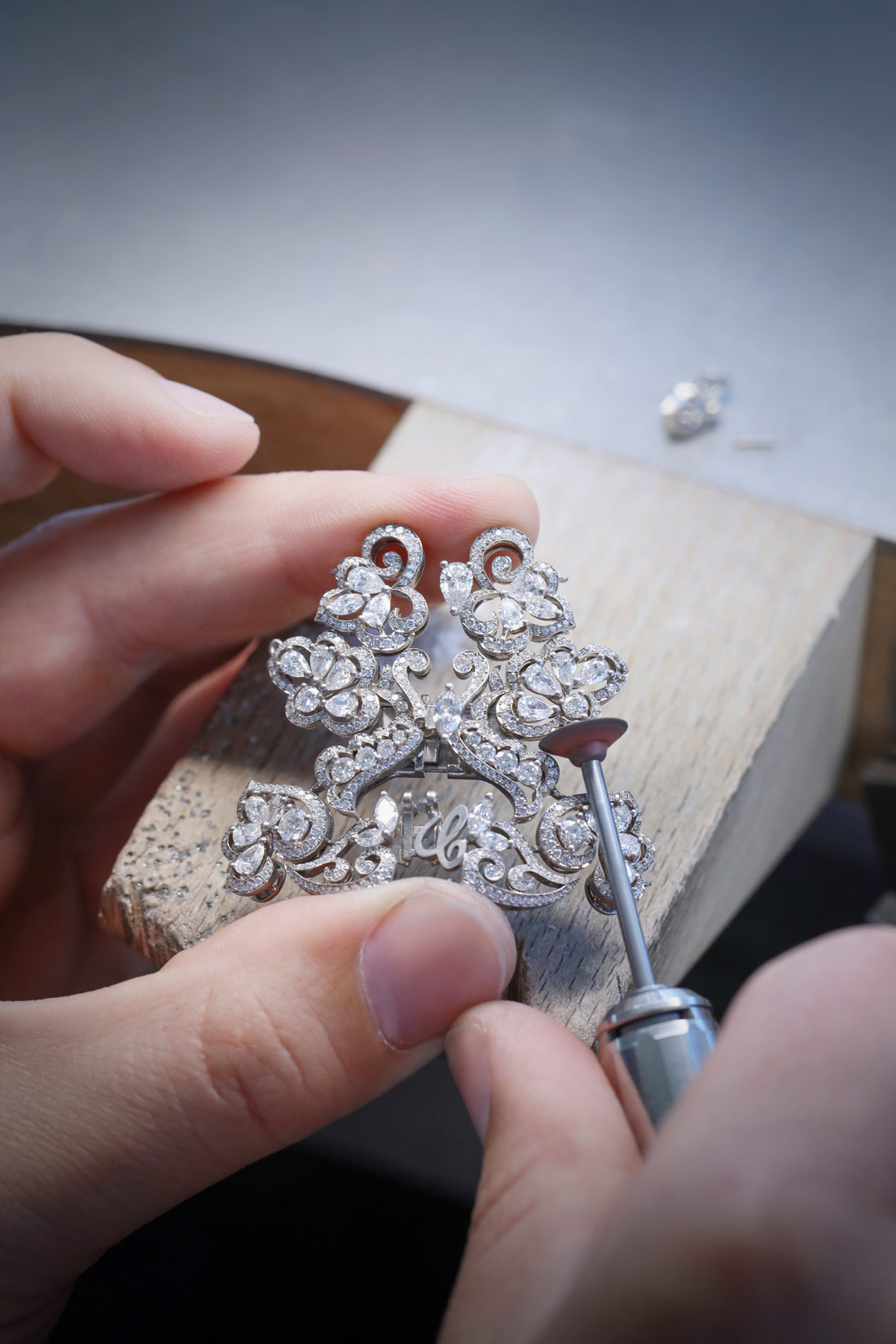  Rihanna Loves Chopard high jewellery bracelet in the making