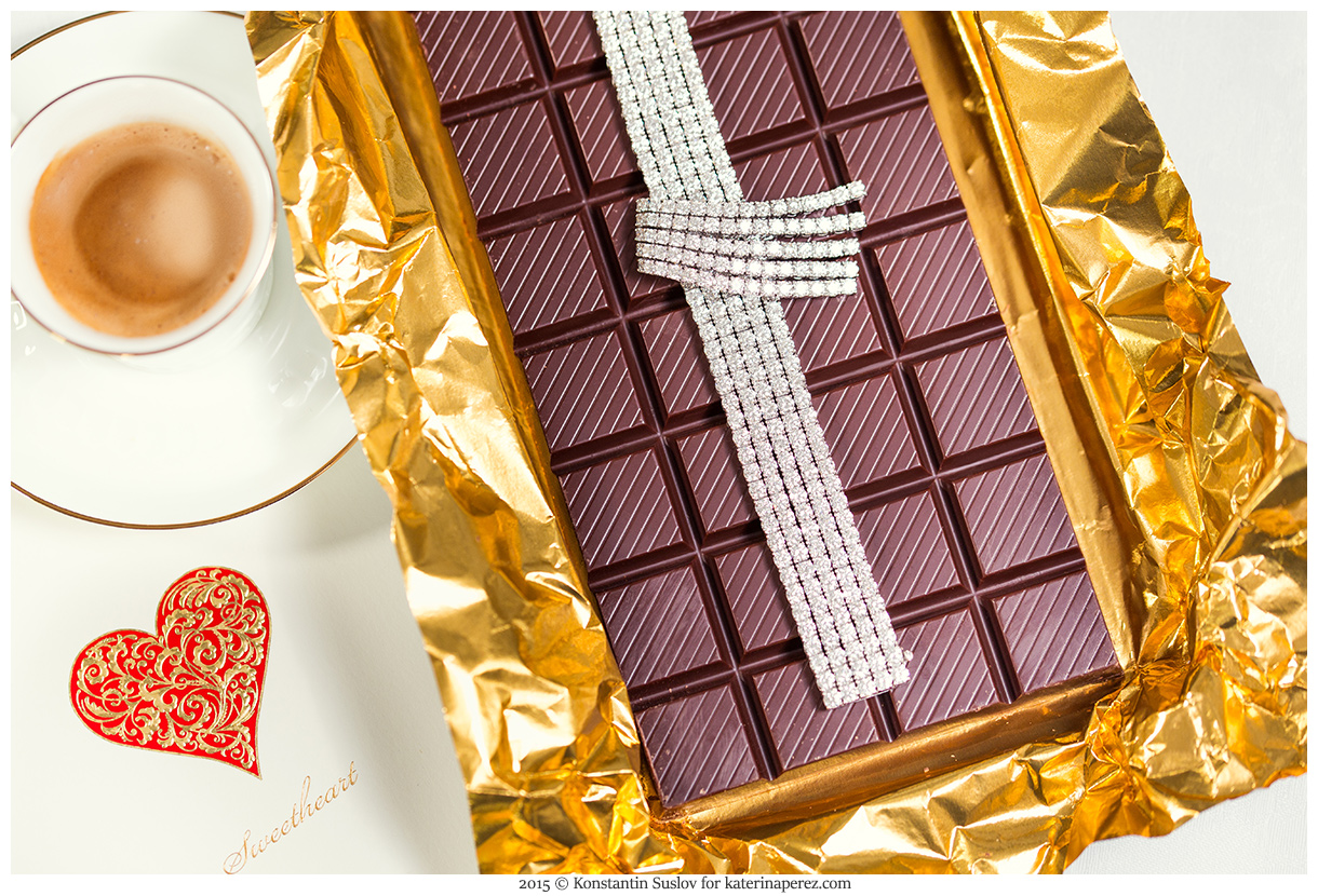  Chocolate story jewellery descriptions: 1.Left hand: Harry Winston ruby and diamonds band ring. Right hand: Piaget Rose diamond ring 2. Harry Winston Draperie diamond bracelet 3. Harry Winston Draperie diamond bracelet and a diamonds and rubies ring