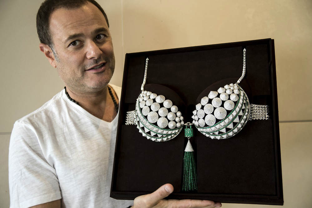 Costing $1 million and studded with 71 carats of jewels this is the 2018 Victoria's  Secret Fantasy Bra - Luxurylaunches