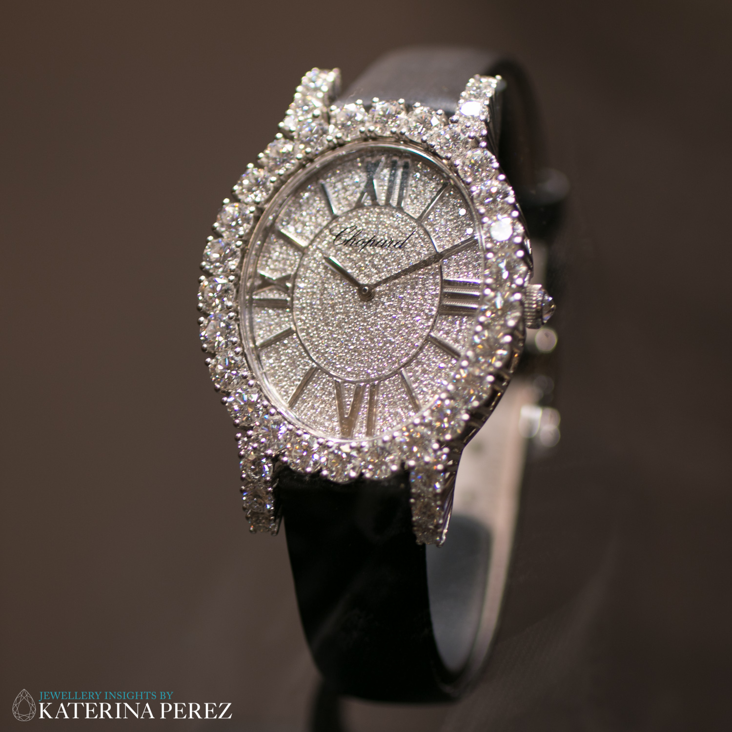  Chopard L’heure Du Diamant Large Oval Watch