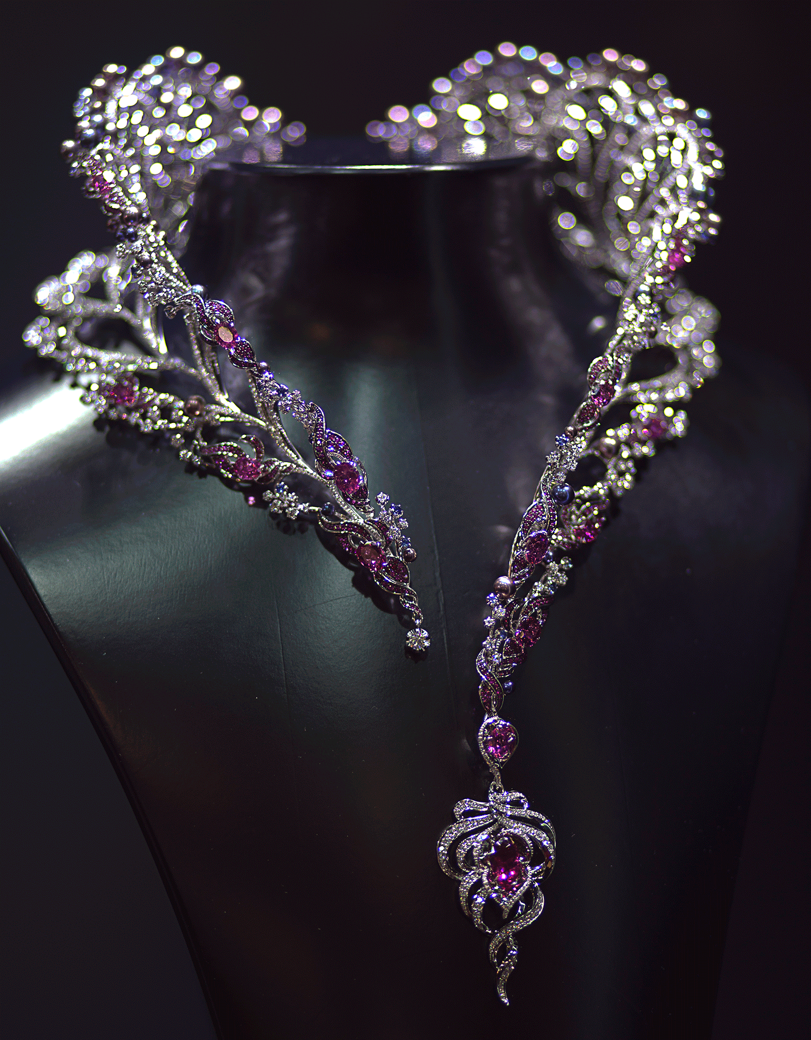 Ringo Moon Blossom Necklace – The Star of JUNWEX-MOSCOW Exhibition