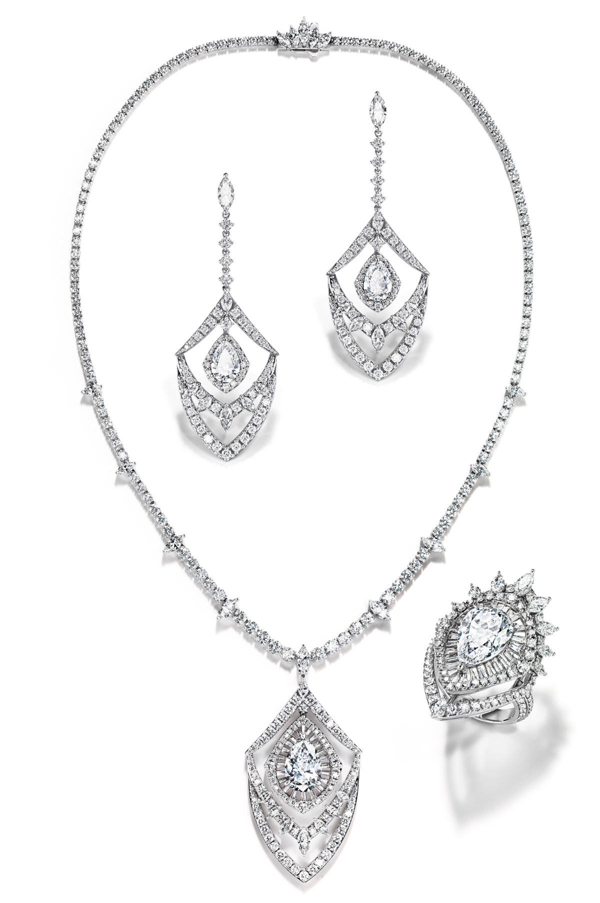 Ritz Pari set from the Paris par Tasaki collection