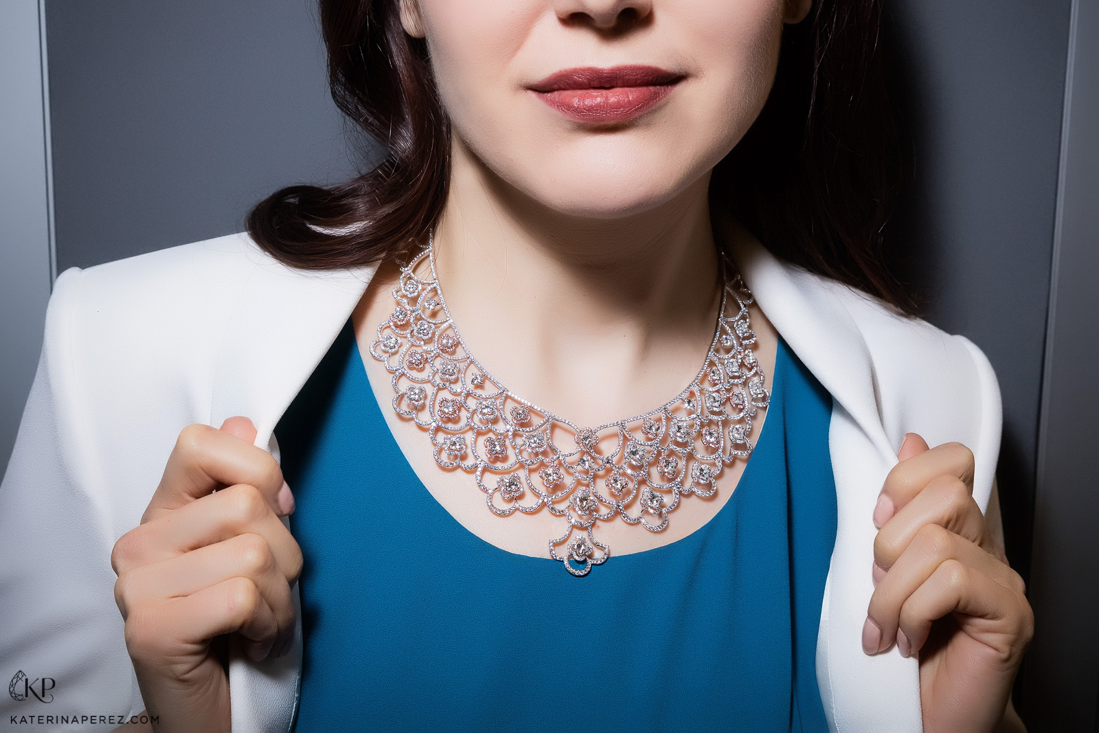 Lili diamond necklace with Lily-cut diamonds of 21.64 cts, round brilliant diamonds and 1.67ct of pink diamonds. Photo by Simon Martner.