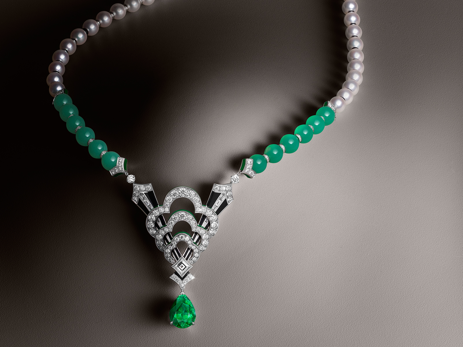  Louis Vuitton Conquêtes necklace with a pear-shaped emerald
