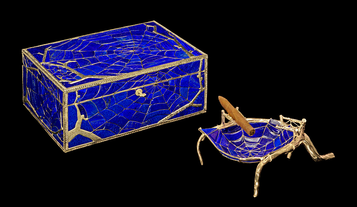 L’Aquart Spiderweb humidor made of lapis lazuli