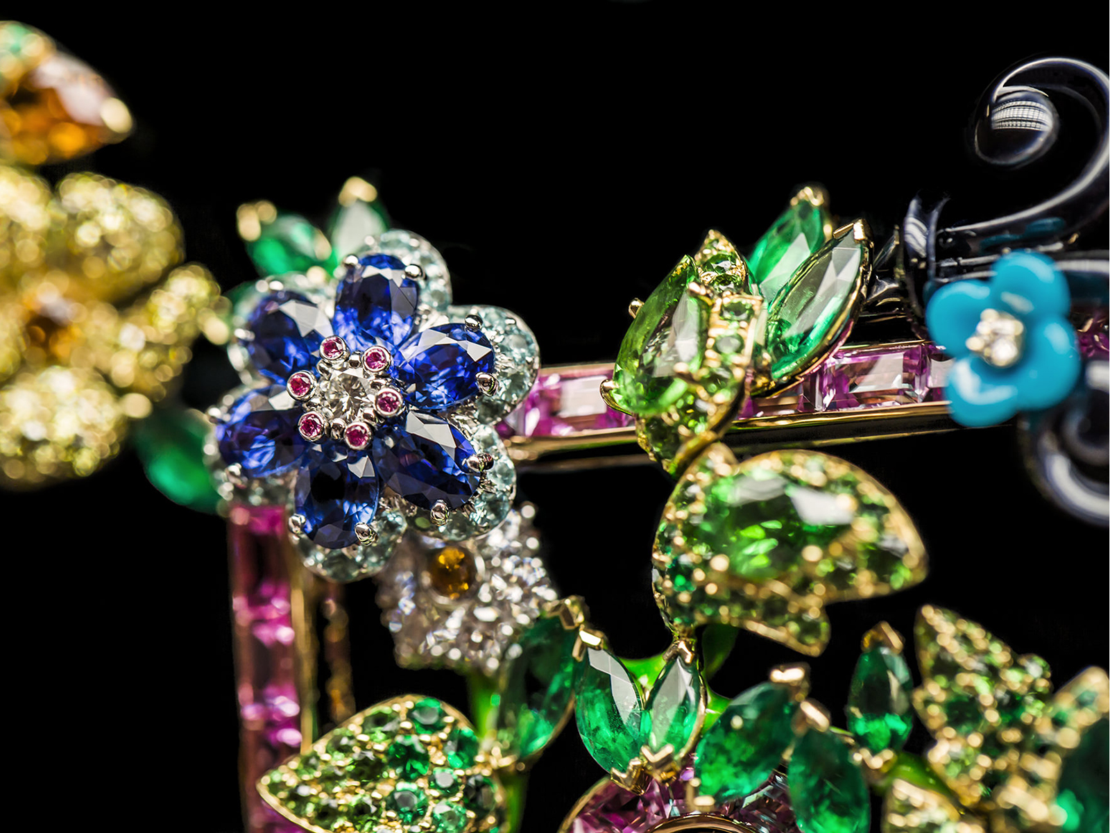 A return to Versailles with new high jewellery collection Dior à  Versailles, côté Jardins