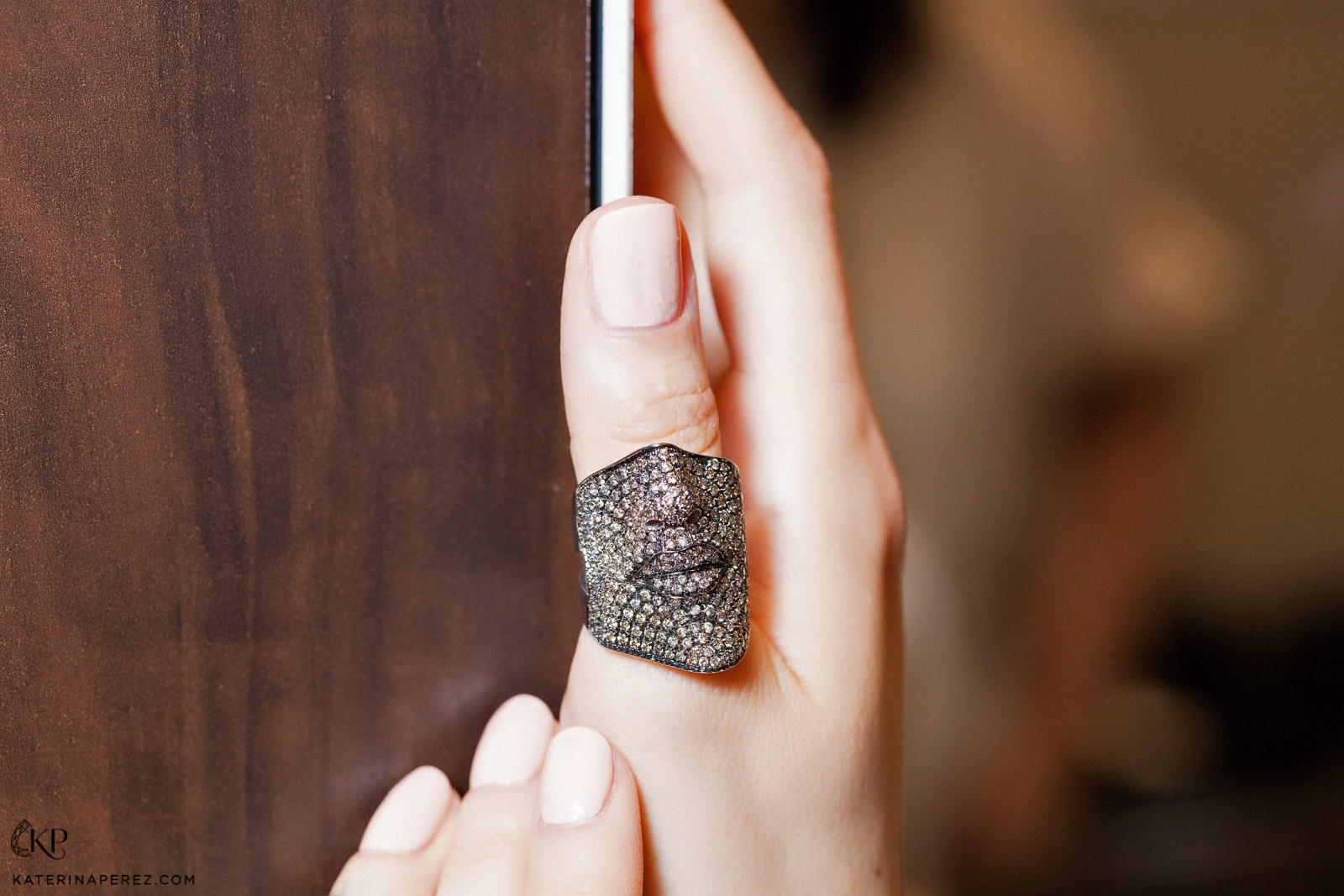  Garavelli ring paved with diamonds