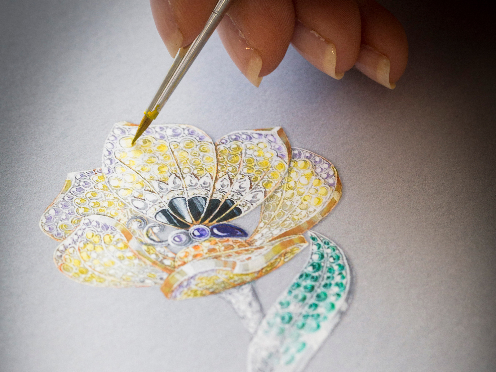  PÉTALE DE PAPILLON CLIP - Yellow gold, white gold, diamonds, yellow and mauve sapphires, emeralds, spessartite and tsavorite garnets, onyx, sugilite