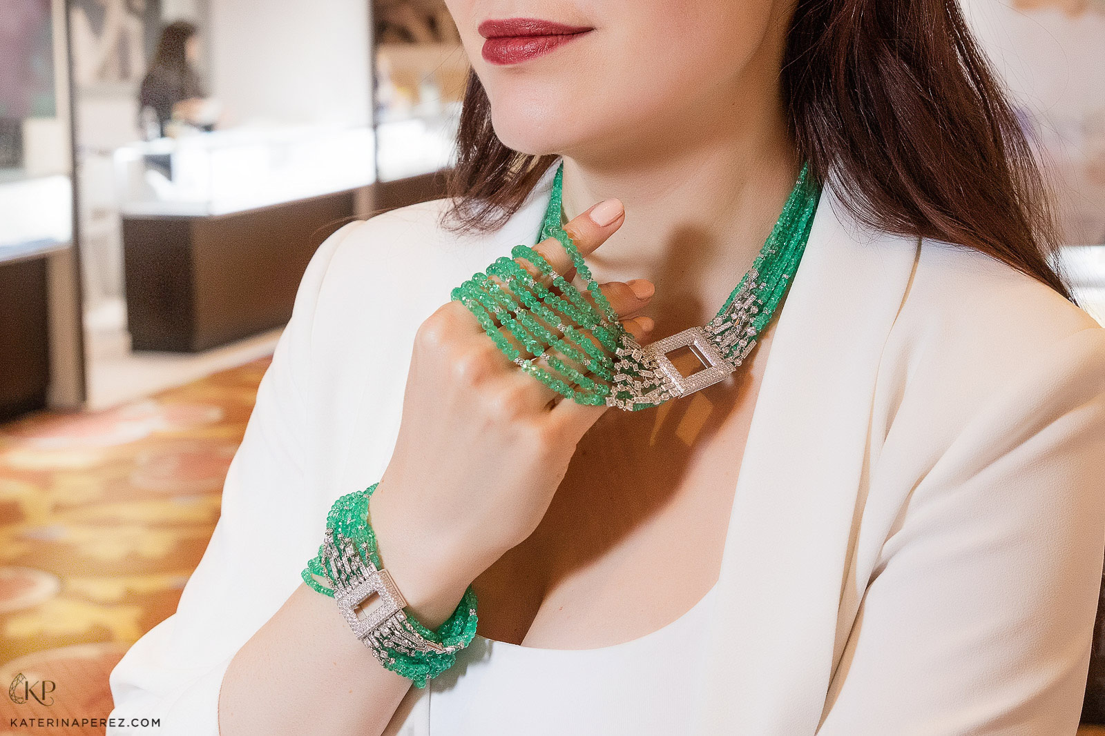  Mariani emerald and diamond necklace and bracelet