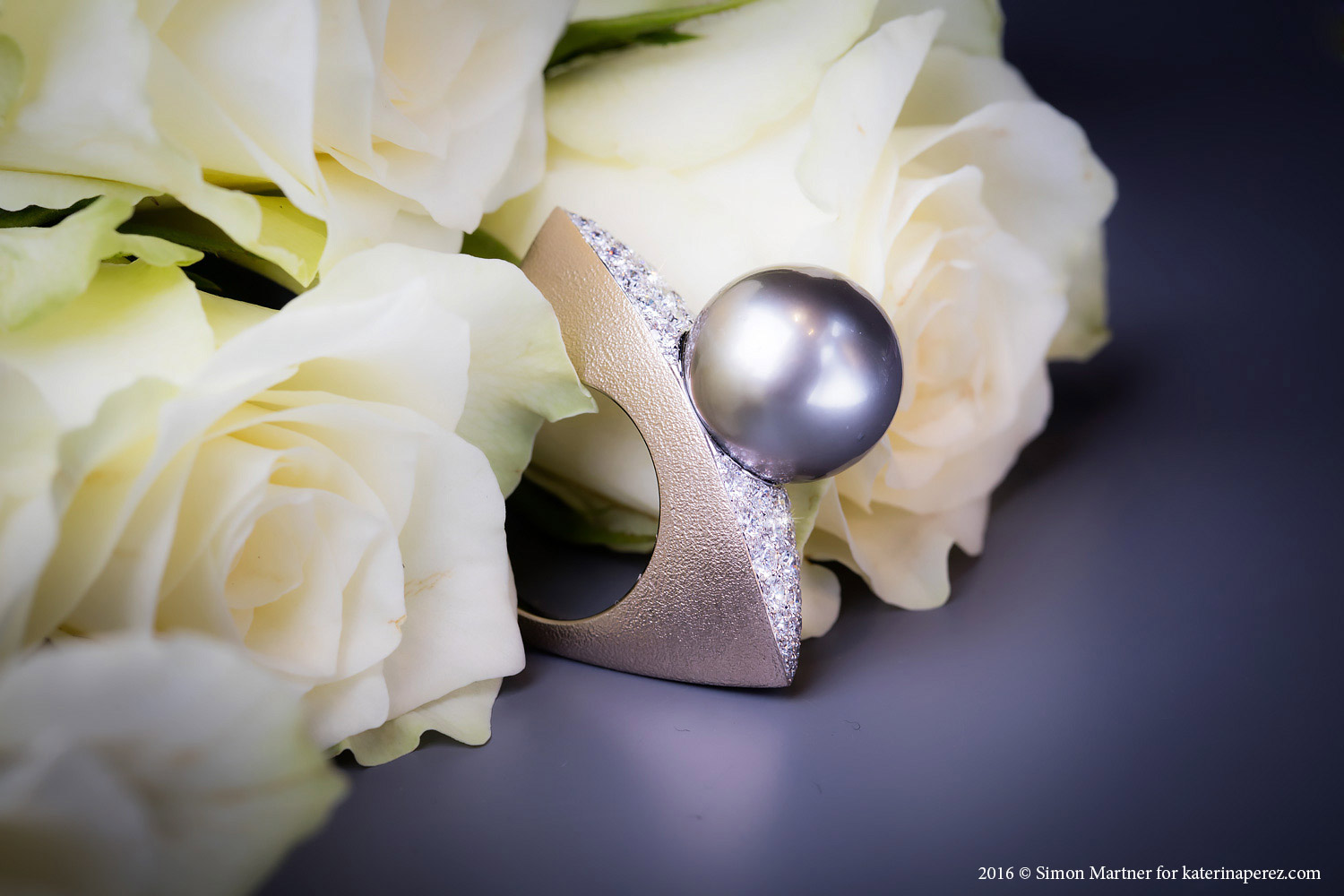 Кольцо Baer Jewels с жемчужиной и бриллиантами 1.5 карата в белом золоте — £9.360