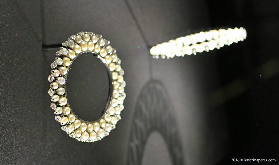  Pair of bangles with diamonds and natural saltwater pearls in platinum by Viren Bhagat, Mumbai, 2012