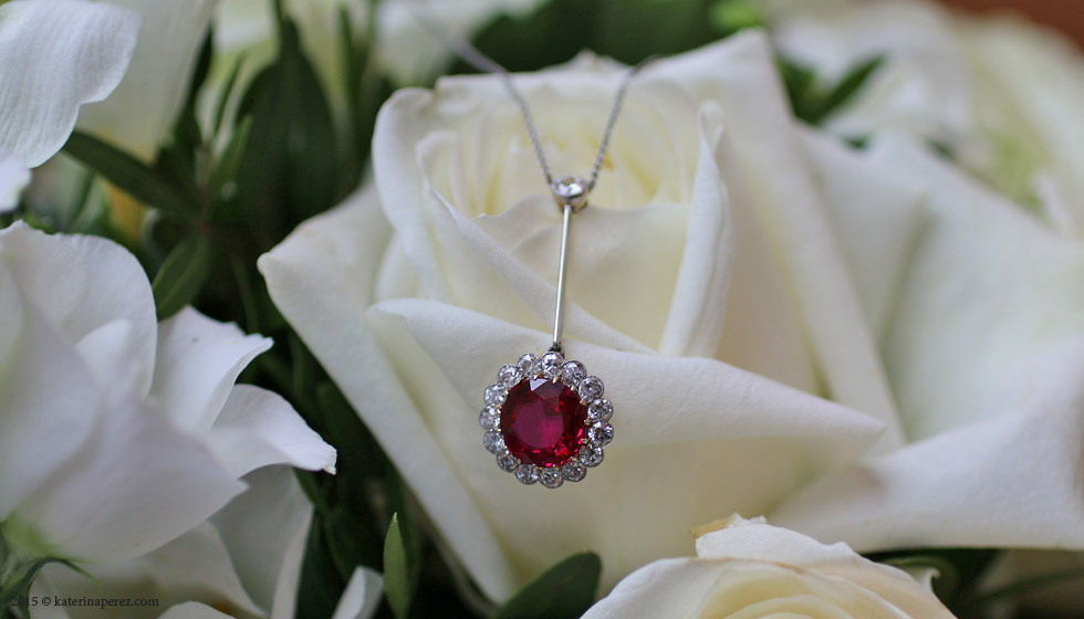 A BELLE ÉPOQUE 3.83 CTS BURMESE RUBY AND DIAMOND PENDANT, CIRCA 1915