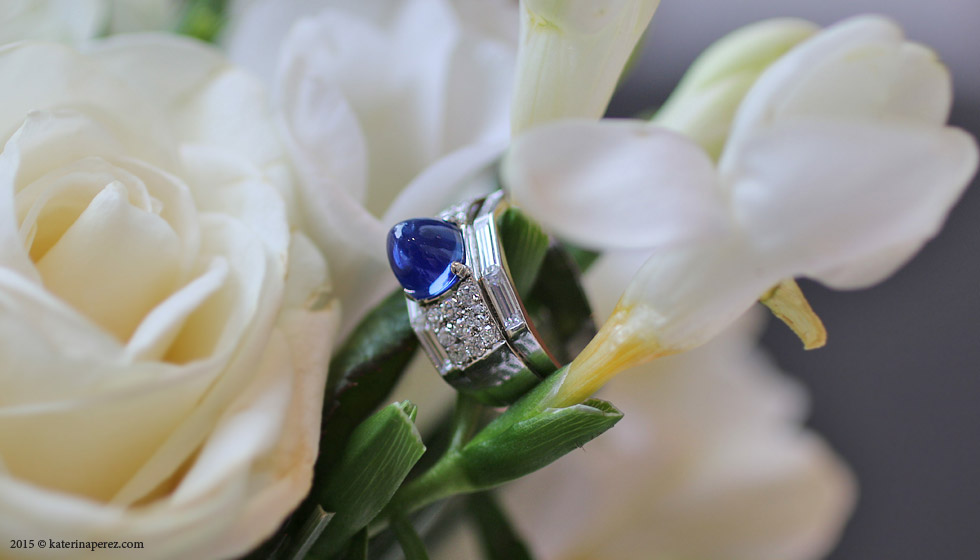 A 3.50 CTS KASHMIR SAPPHIRE AND DIAMOND DRESS RING, CIRCA 1935