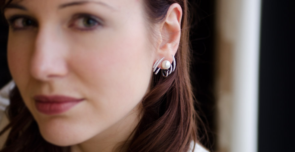 Kavant&Sharart pearl earrings with interchangeable ear jackets