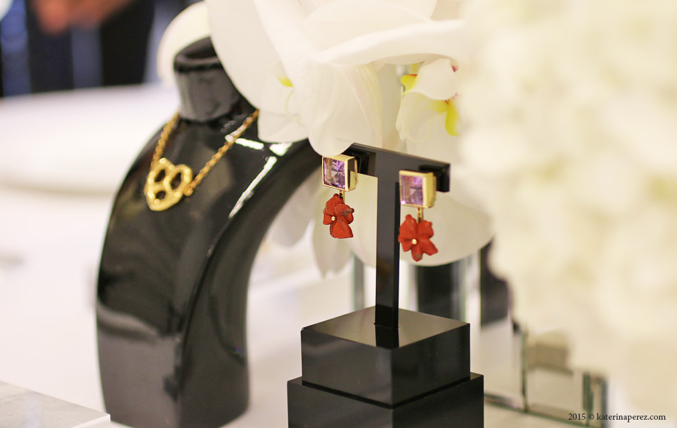  Tessa Packard Chinatown earrings in 18K yellow gold with black diamond, amethyst and red jasper