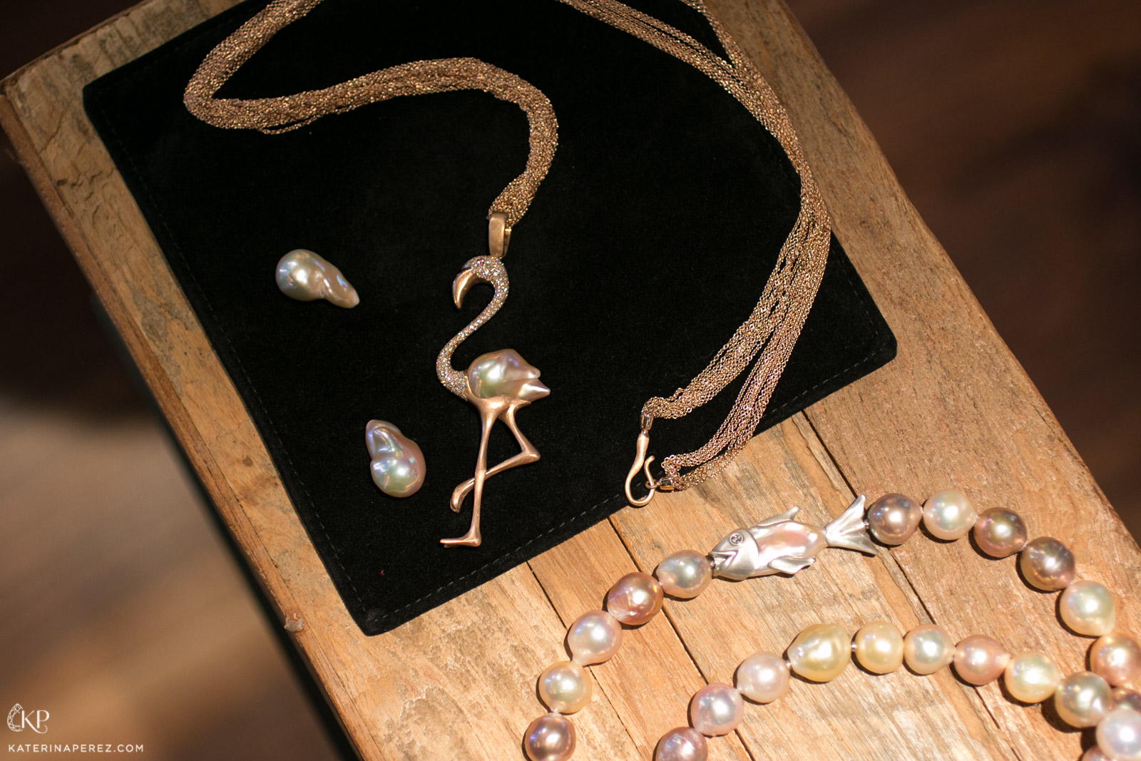  Philippe Pfeiffer Flamingo pendant with baroque pearl and diamonds