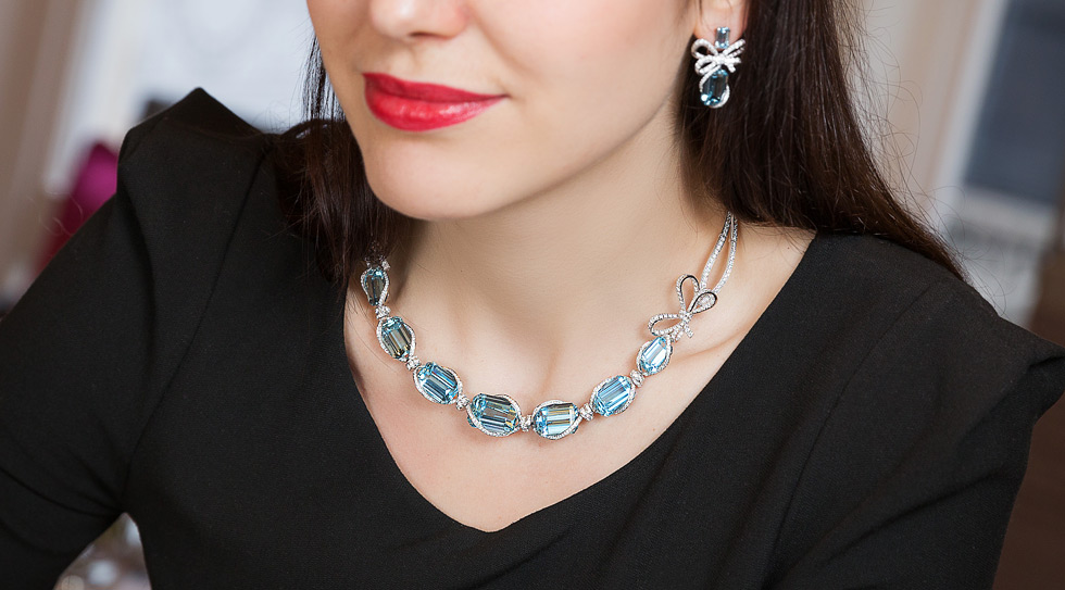 Vanleles Lyla’s Bow high jewellery necklace and earrings with diamonds and aquamarines