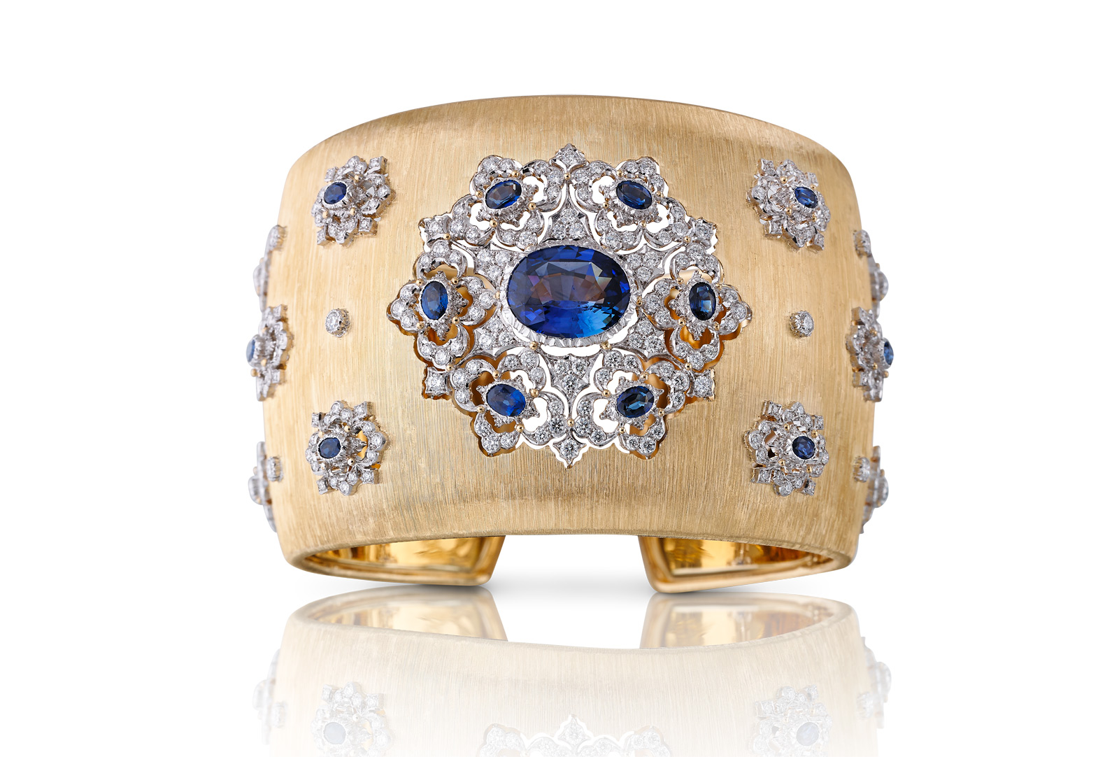  Buccellari bracelet in yellow and white gold with sapphires and diamonds