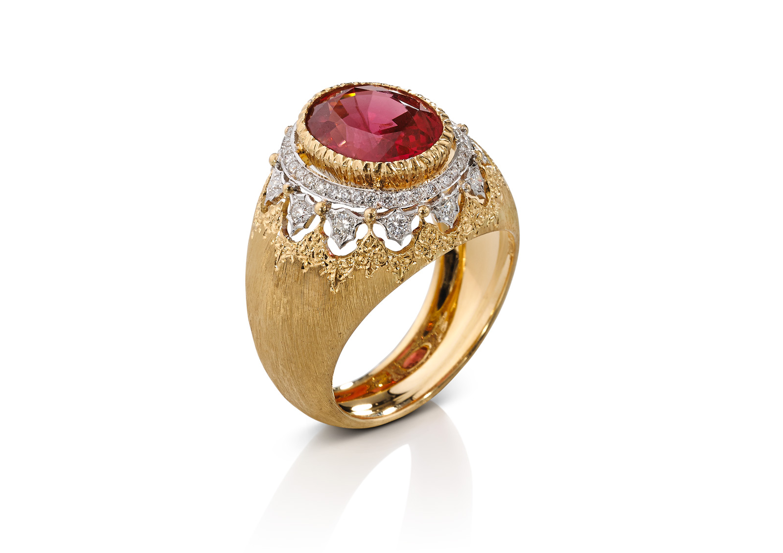  Buccellati ring with oval rubellite and diamonds