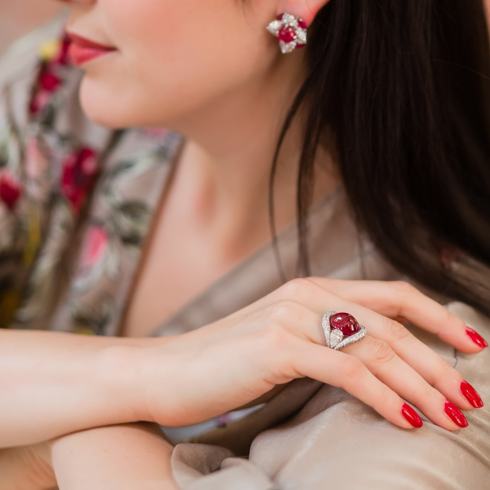  Faidee ring with cabochon Burmese ruby an diamonds. Photographer: Grigory Galantniy