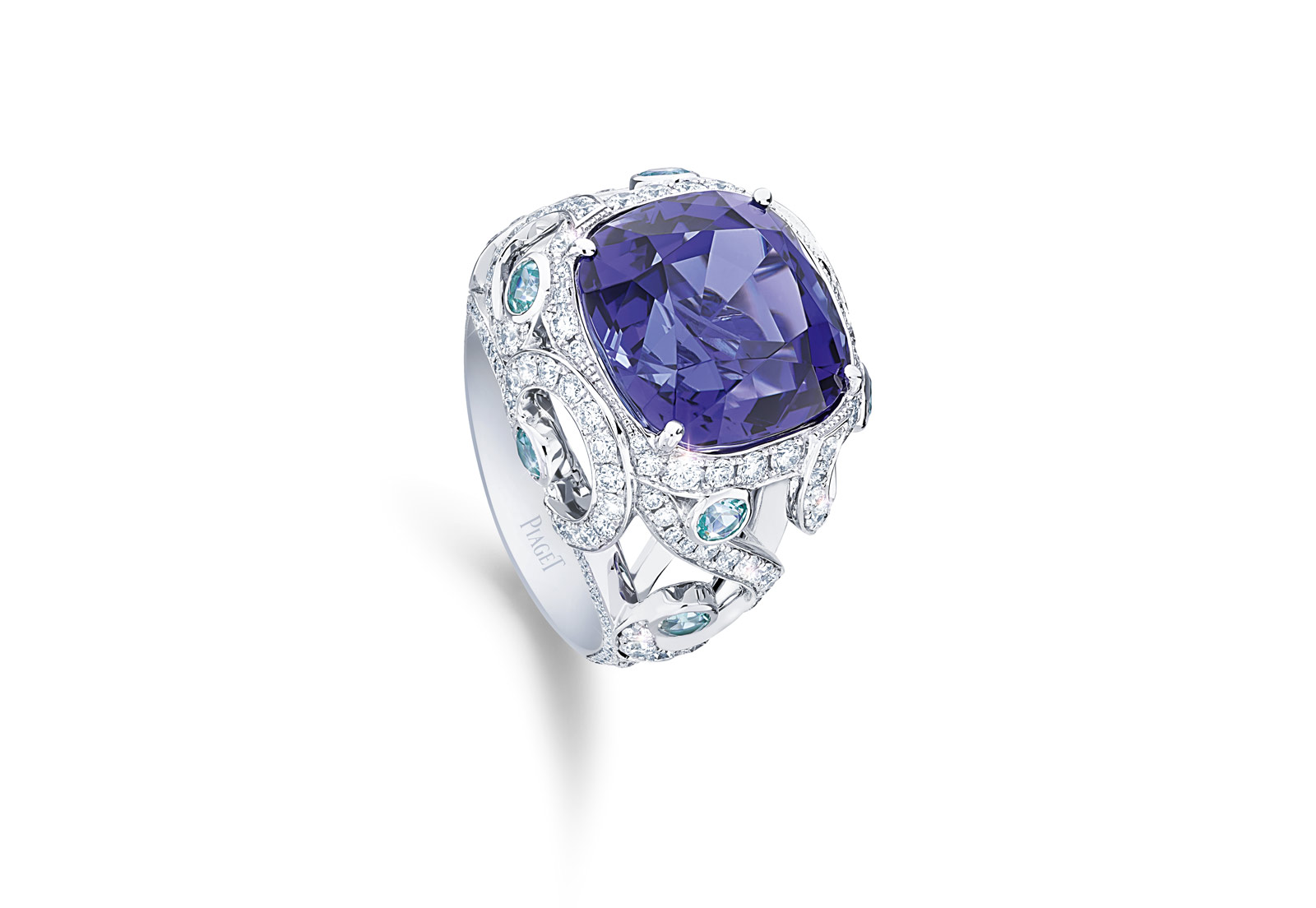  The Blu Marina Ring by Piaget in 18K white gold set with 1 cushion-cut tanzanite from Tanzania (12.74 cts)