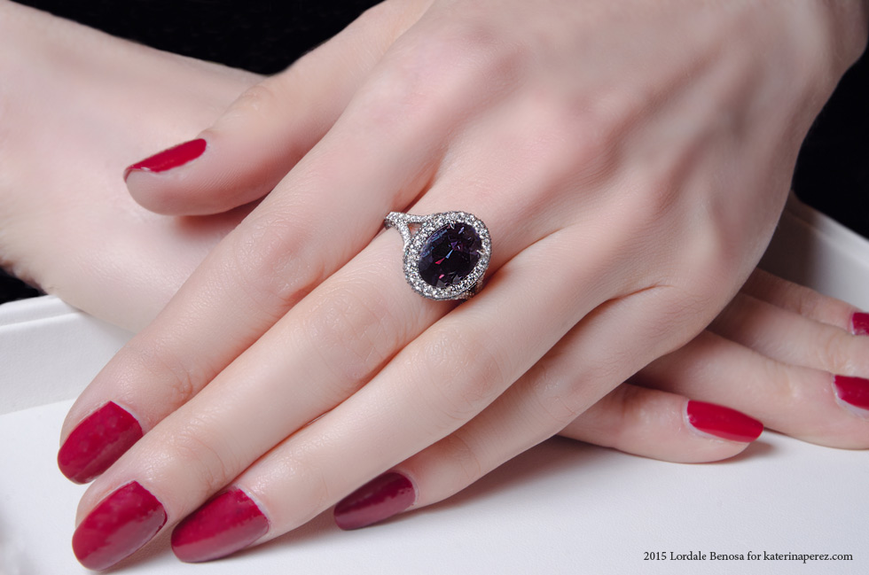  Spectacular alexandrite and diamond ring by Omi Prive