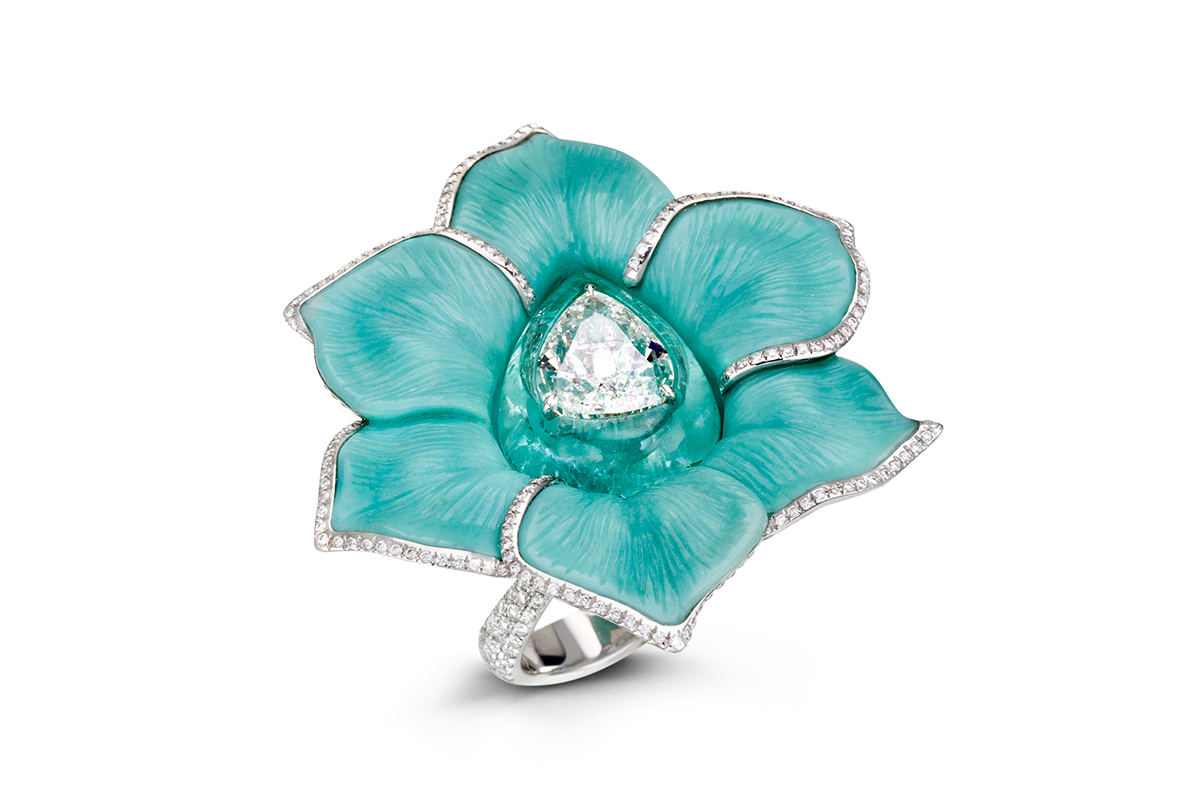 Boghossian ring with old mine diamonds in the centre