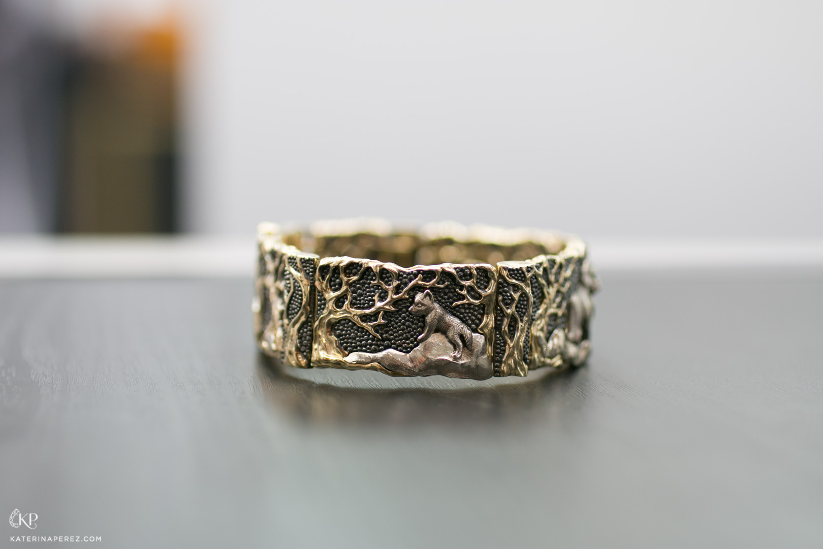  Protector bracelet in yellow and white gold by Echo