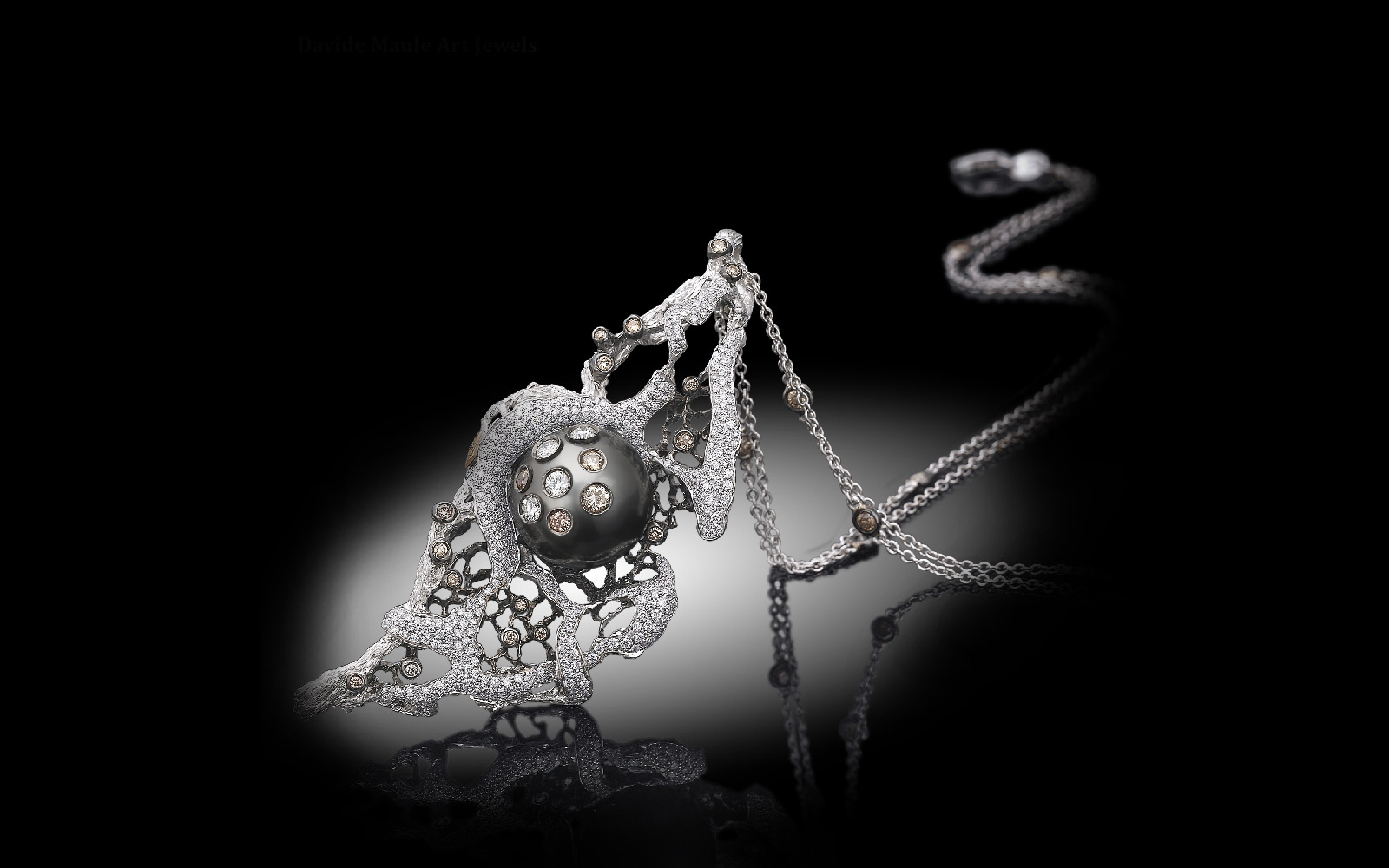  Davide Maule pendant with a Tahitian pearl and diamonds