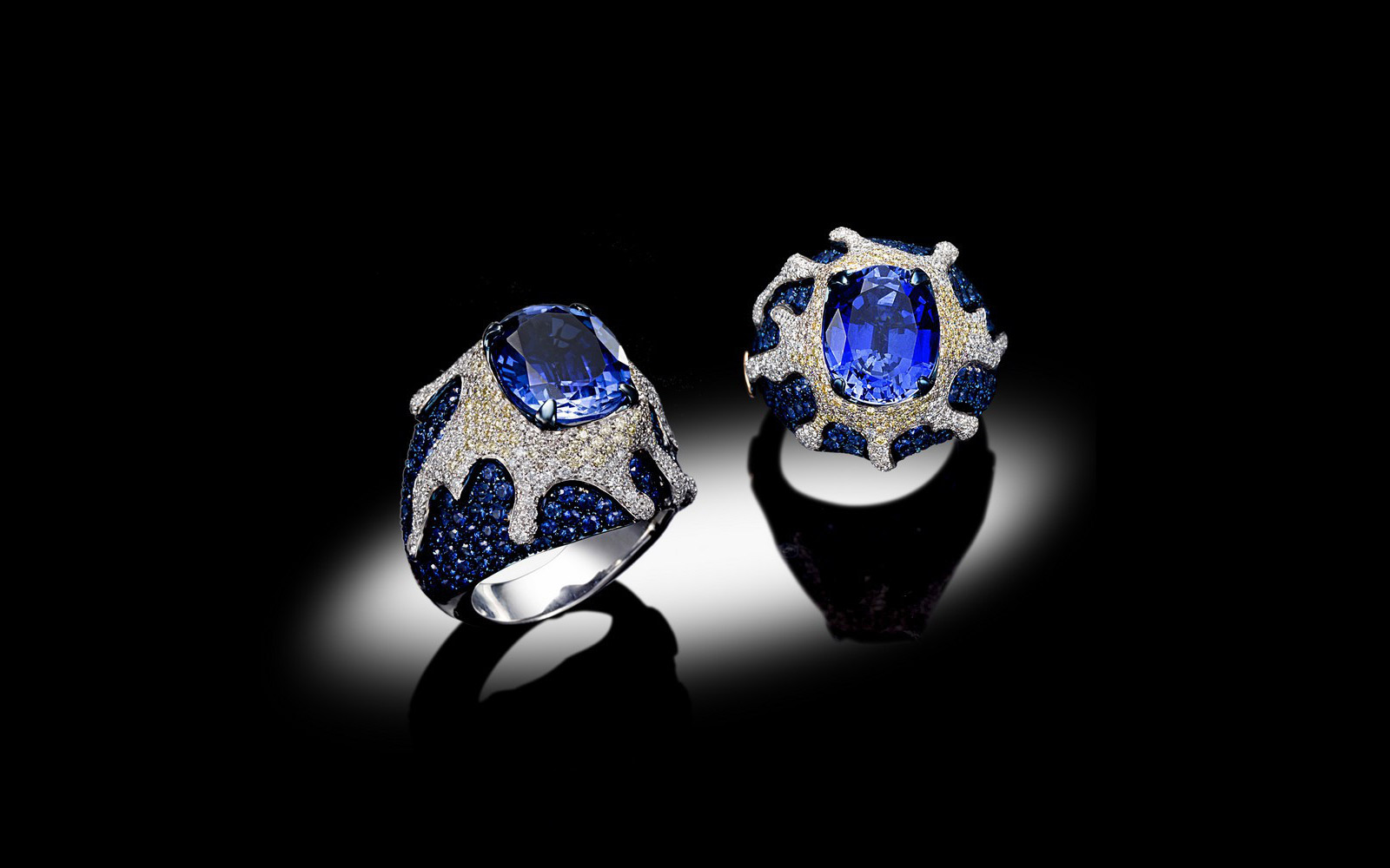  Davide Maule ring with sapphire and diamonds