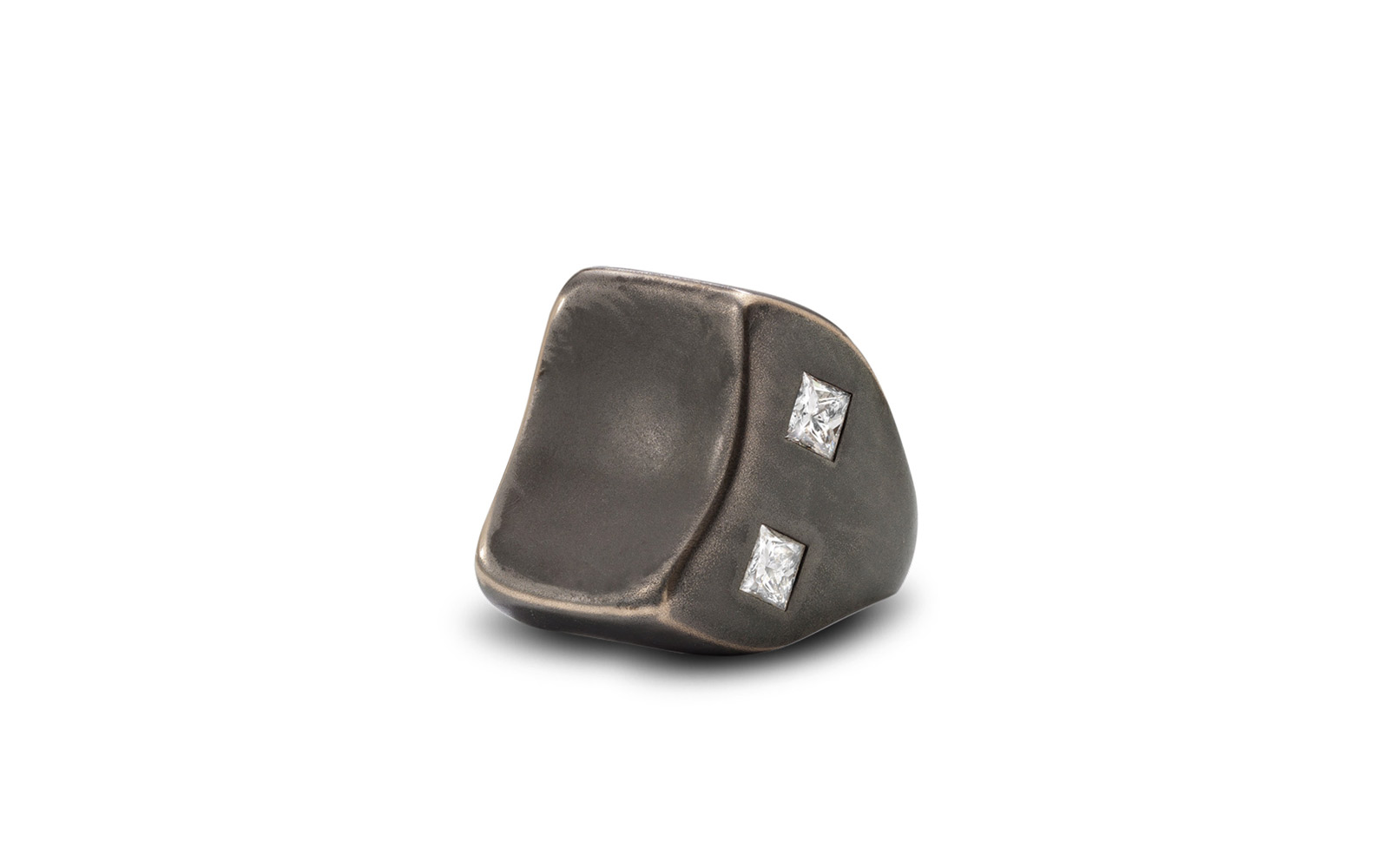  Solange Azagury-Partridge ‘Muz’ ring from Alpha collection with diamonds 