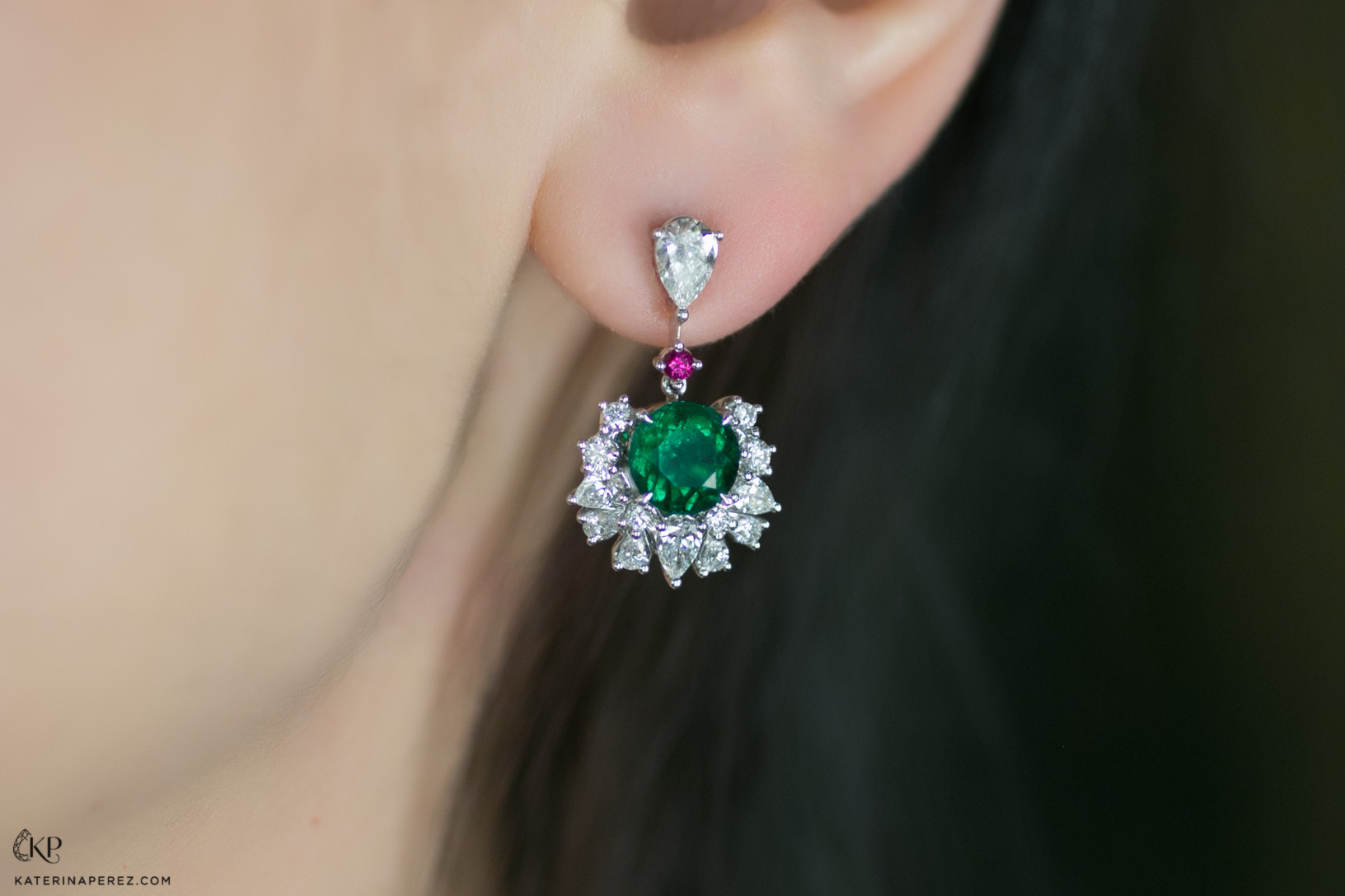  Mystical Garden earrings with Colombian emerald and diamonds 
