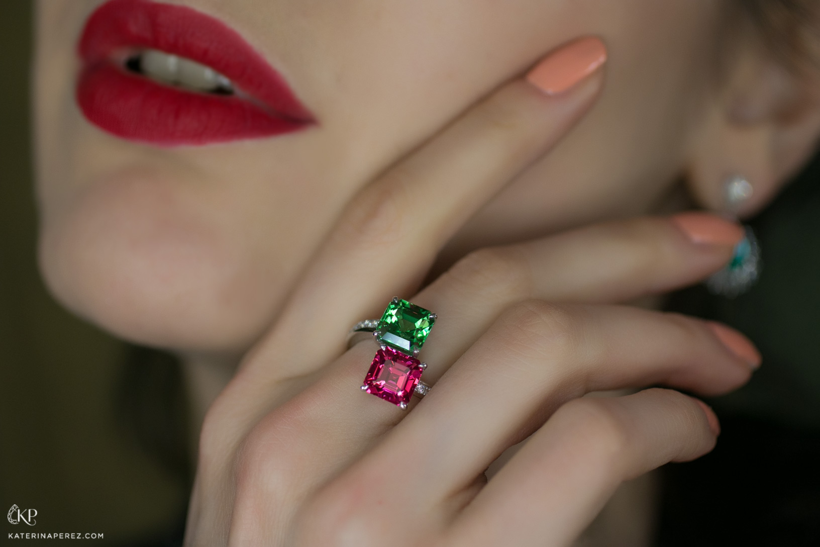  Gübelin one-of-a-kind ring with spinel and tsavorite