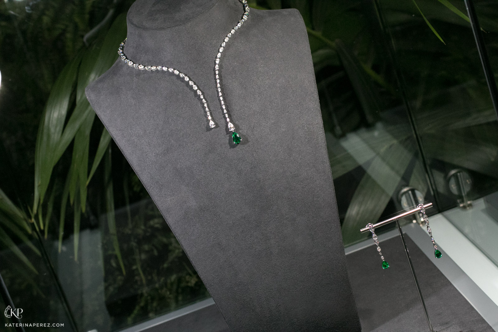JRS Jewelry High jewellery parure with Colombian emeralds and D-IF diamonds
