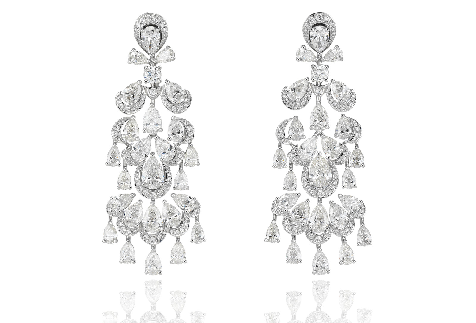  Chopard earrings from the 'Precious Chopard' collection in 18k white gold, set with 10.7ct pear-shaped and brilliant-cut diamonds